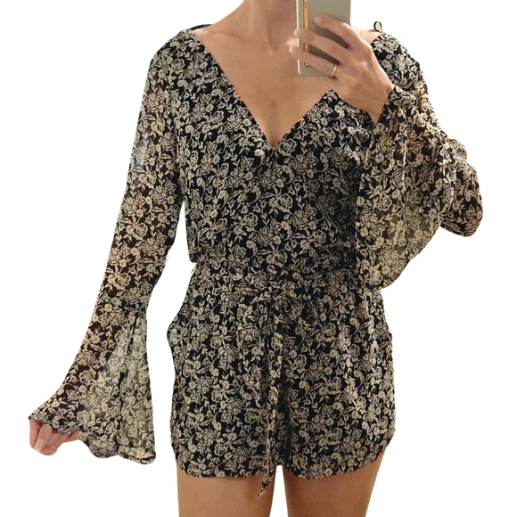 Lulu's Romper XS Black White Surplice Wrap Top Floral Bell Sleeves Feminine - Picture 2 of 3